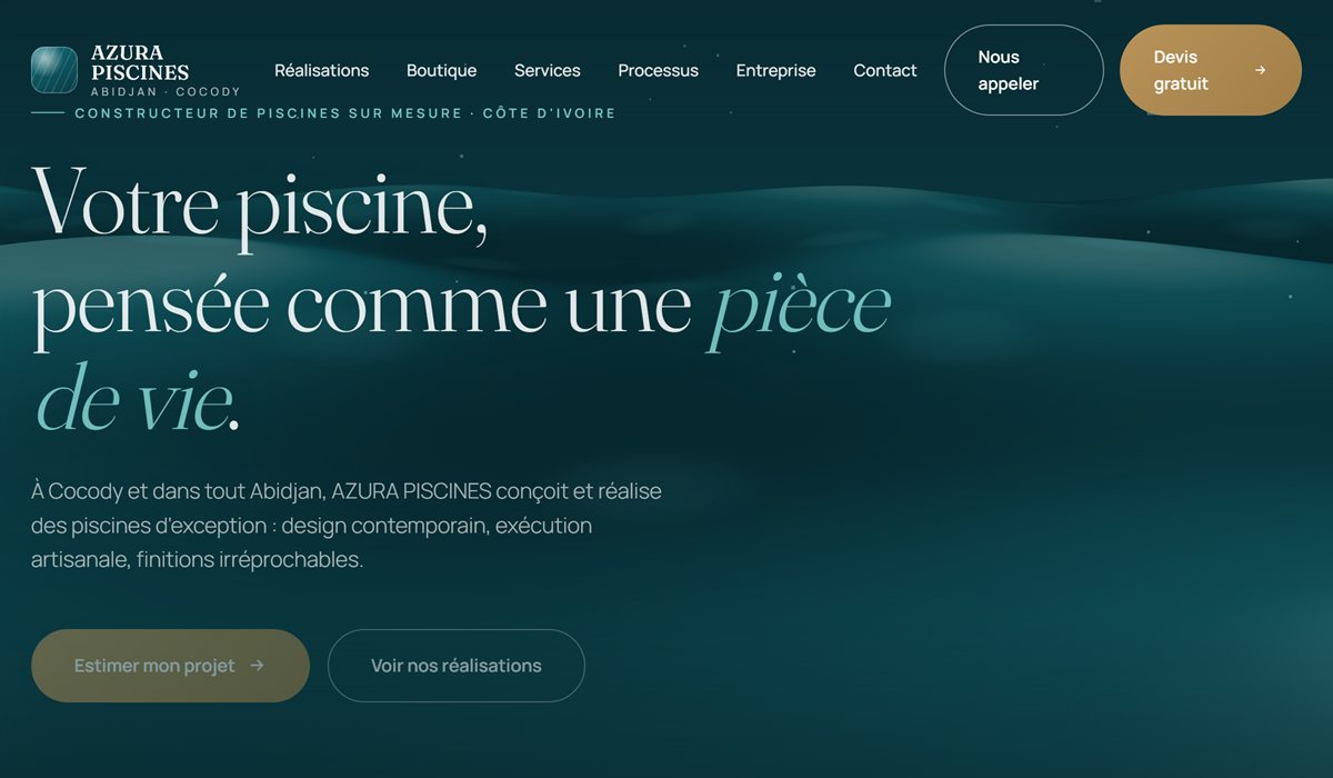 Page d'accueil du site de démonstration Azura Piscines : « Votre piscine, pensée comme une pièce de vie »