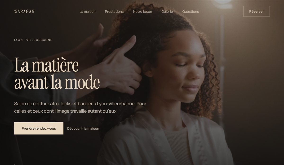 Page d'accueil du site de démonstration Waragan, salon de coiffure : « La matière avant la mode »